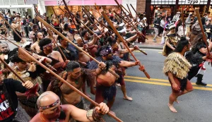 aksi-protes-masyarakat-maori-menolak-ruu-penafsiran-kembali-perjanjian-waitangi