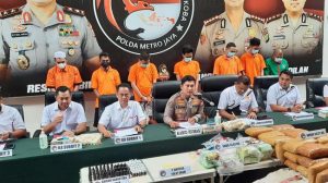 polisi-berhasil-amankan-jaringan-narkoba-menjelang-tahun-baru-2025-tujuh-tersangka-ditangkap