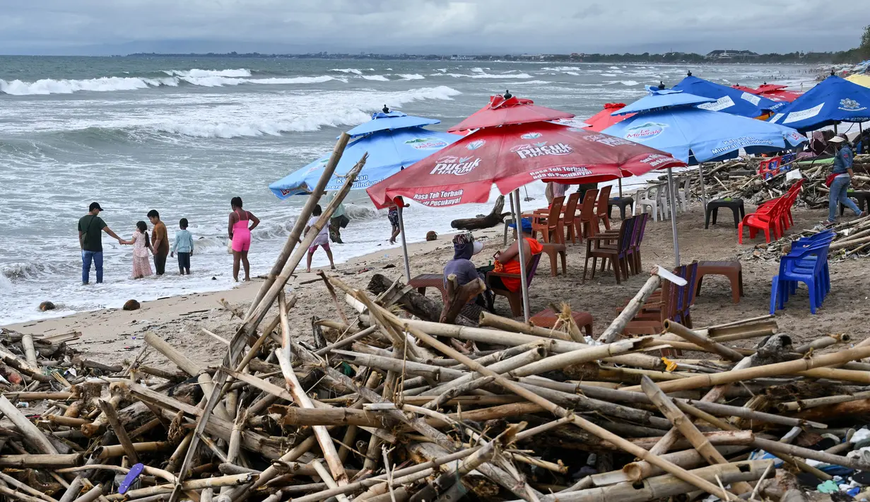 libur-akhir-tahun-di-pantai-kuta-tercemar-sampah-kiriman-wisatawan-kecewa