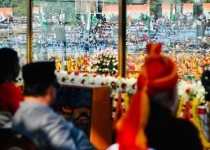 prabowo-dan-presiden-india-droupadi-murmu-naik-kereta-kuda-di-parade-hari-republik-india