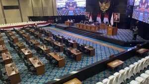 dprd-jakarta-gelar-paripurna-pidato-perdana-gubernur-pramono-anung-undang-mantan-gubernur